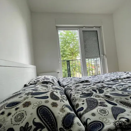 Apartment Like 1 *