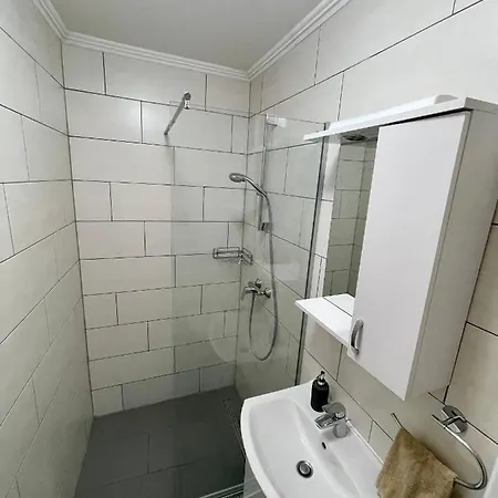 Like 1 Apartment